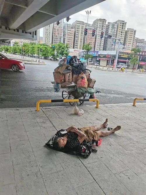 货运瘫痪了运送瘫痪老人